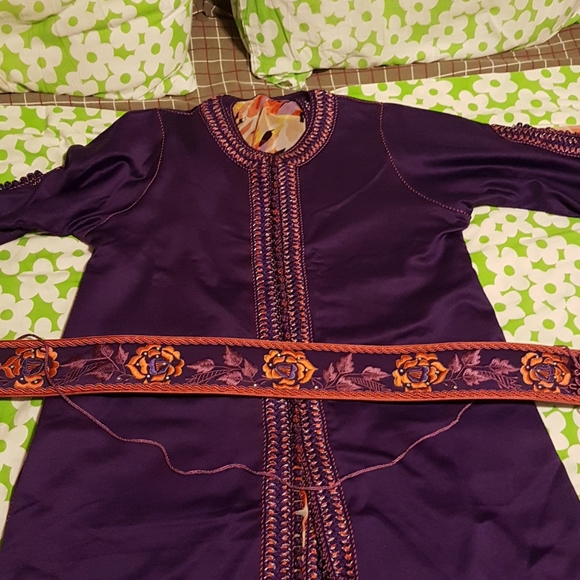 Formal two-piece Moroccan formal dress with belt - Picture 3 of 4